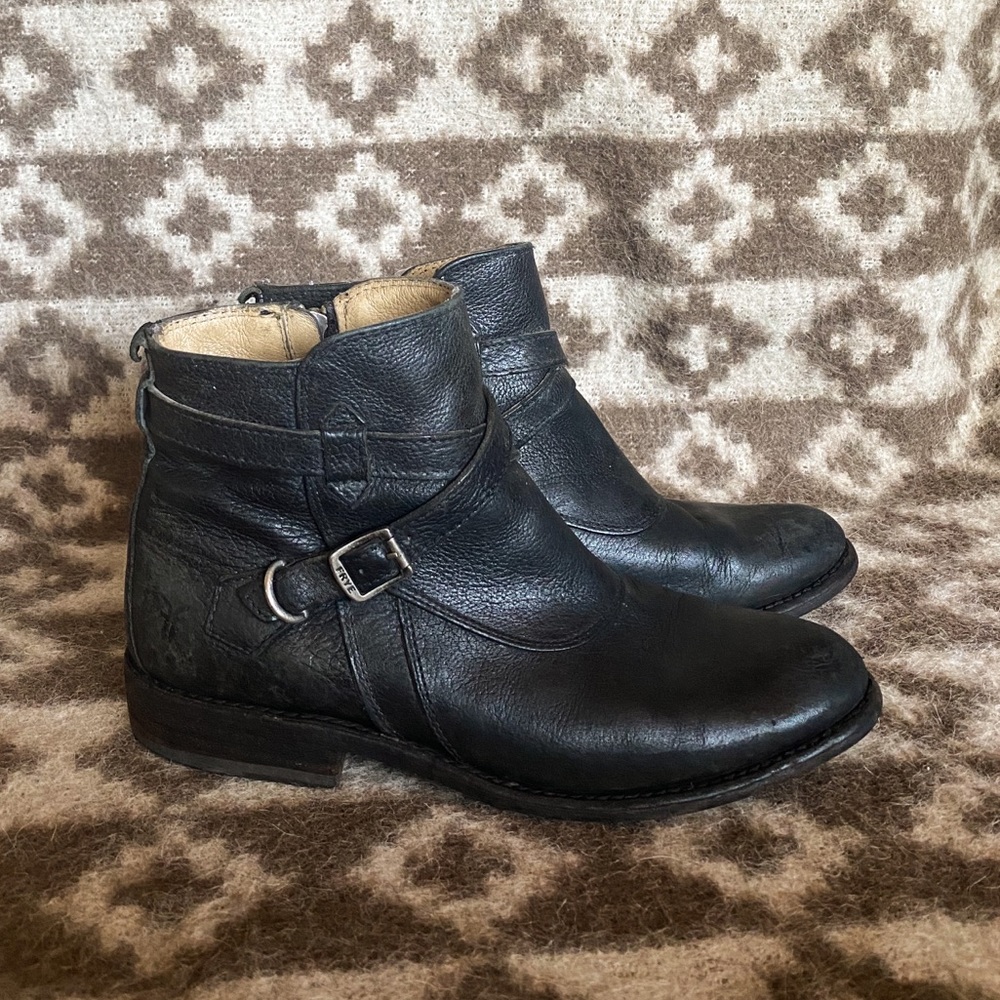 Gorgeous black Frye leather boots